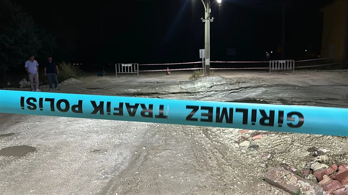 Burdur'da korkutan çökme: Köprü trafiğe kapatıldı