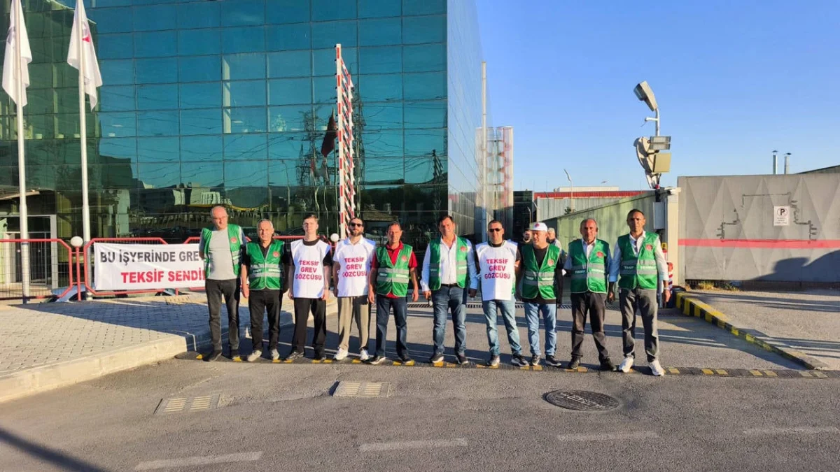 Zorlu Holding doymuyor: Korteks işçileri fabrikaya grev pankartını astı