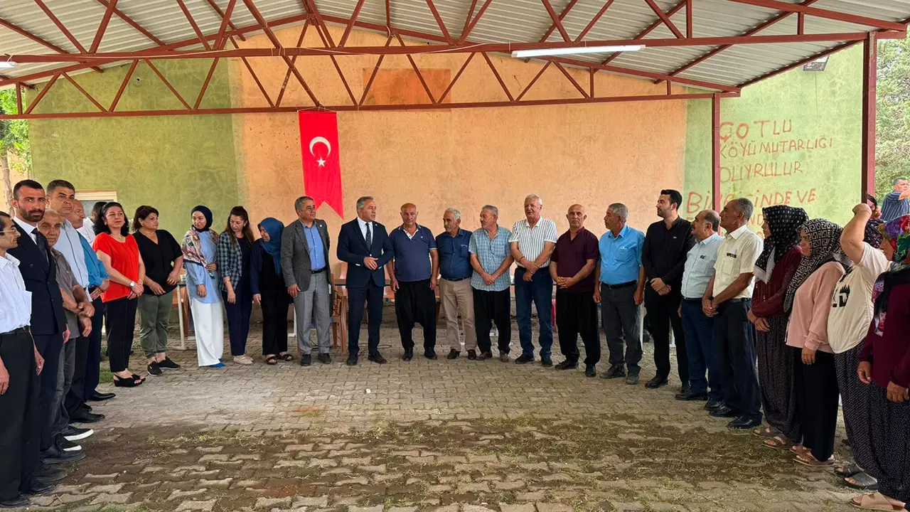 Osmaniye'de AKP ve MHP’den istifa eden 60 kişi İYİ Parti'ye geçti