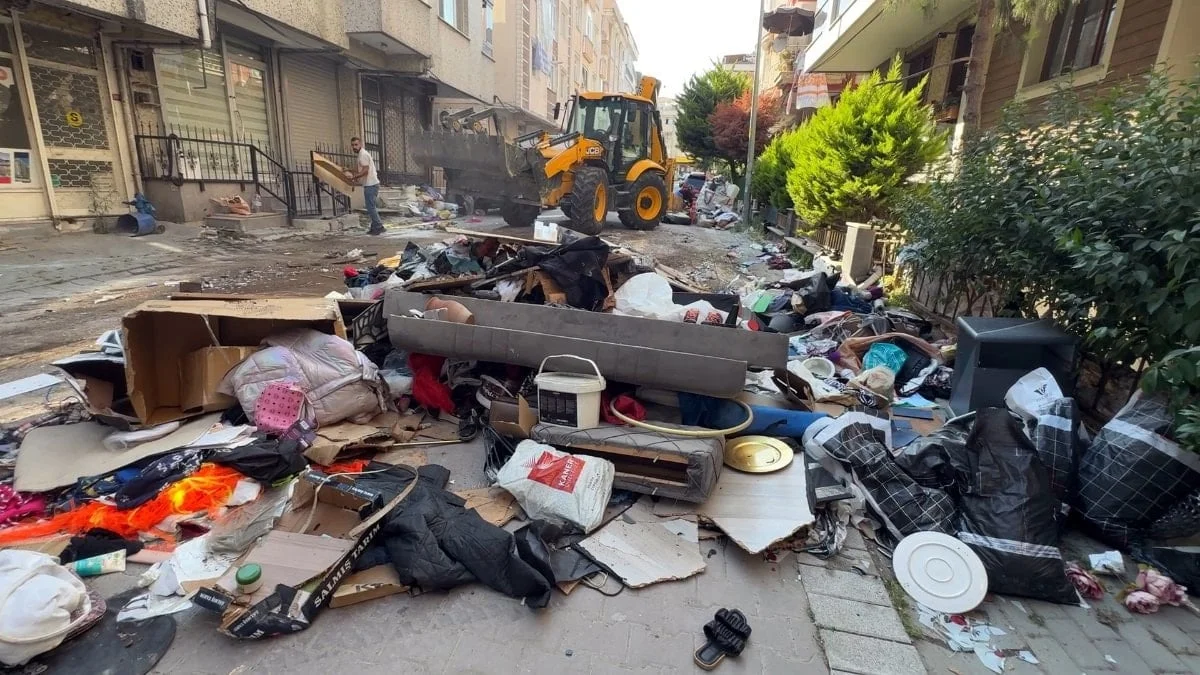 İstanbul'da cezaevinde olduğu için 7 ay kira ödemedi: Ev sahibi eşyaları dışarı attı