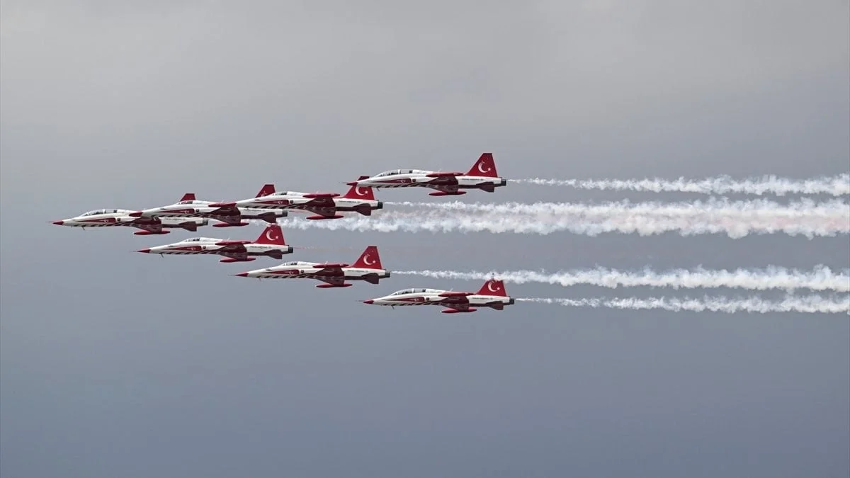 Türk Yıldızları NATO Zirvesi öncesi son provayı yaptı