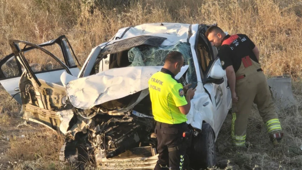 Şırnak'ta otomobil şarampole devrildi: 1 ölü, 2 yaralı