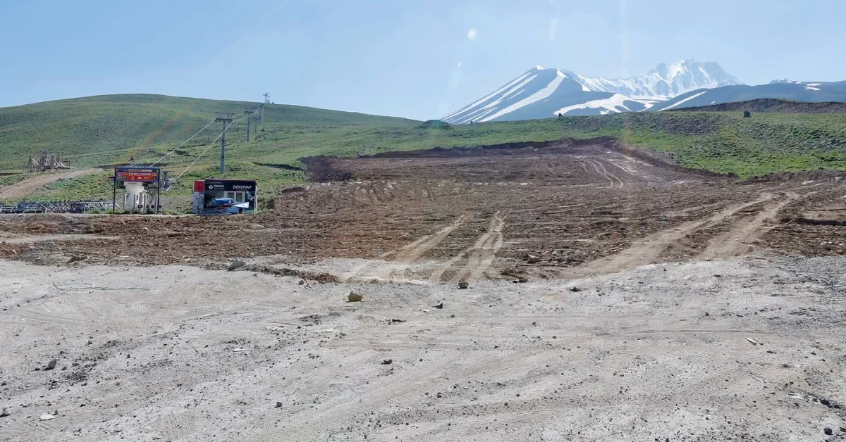 Erciyes'in Develi Kapısı'na yürüyen bant