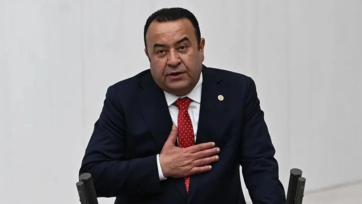 Son dakika | CHP Ankara Milletvekili Adnan Beker istifa etti!