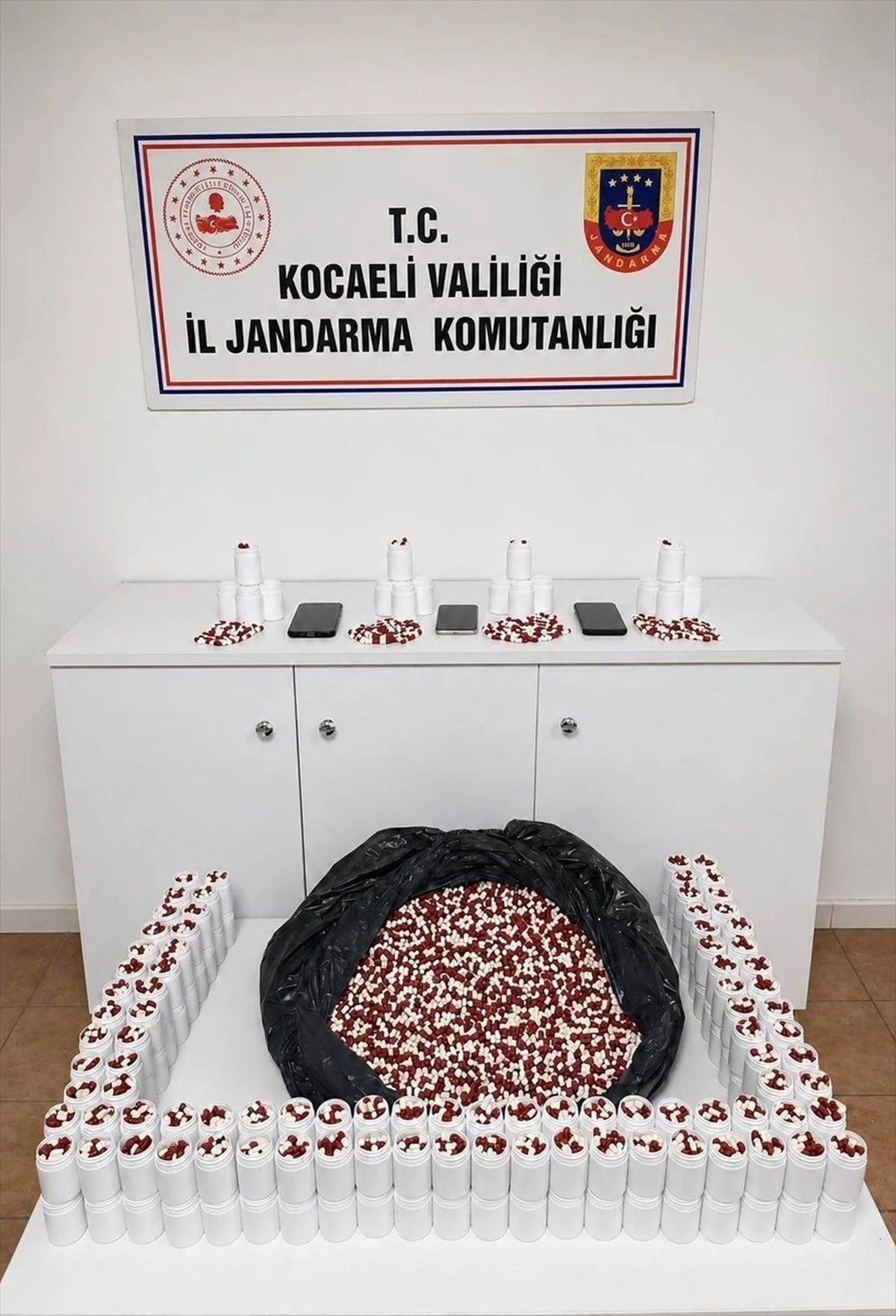 Gebze'de Uyuşturucu Operasyonu: 25 Bin Hap Ele Geçirildi