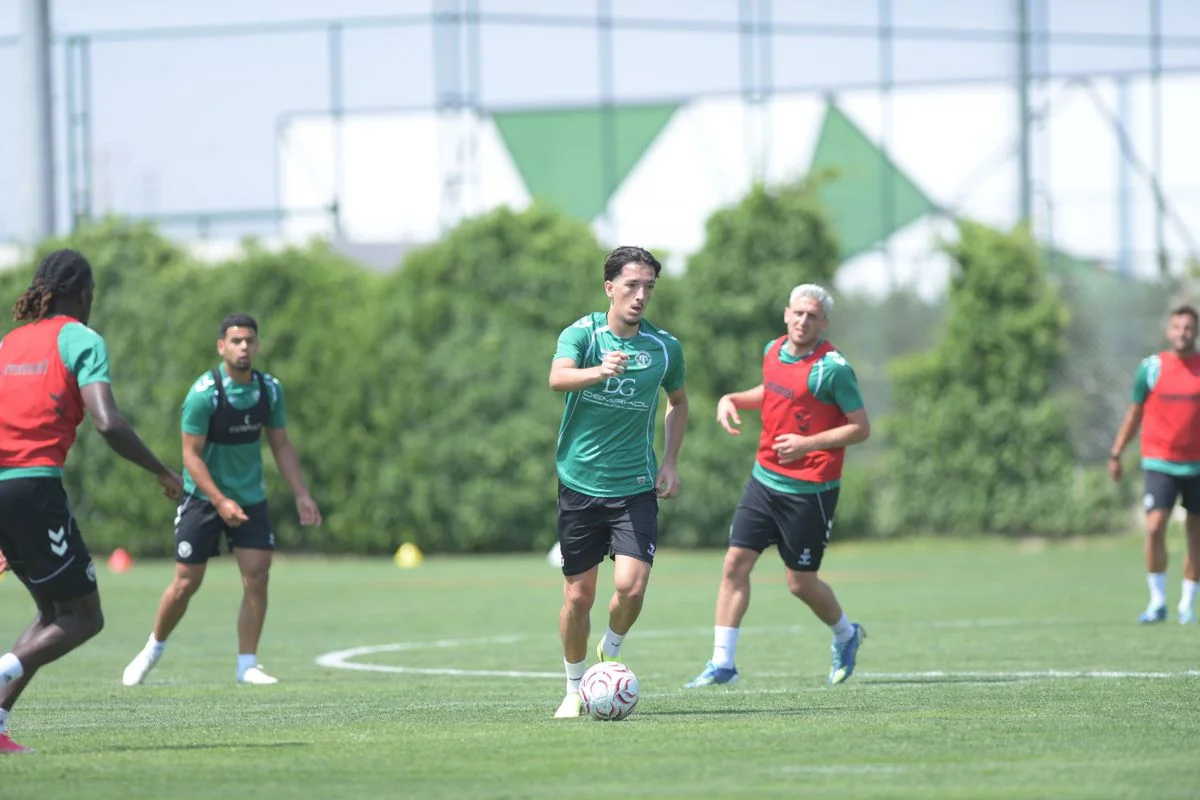 Konyaspor, Slovenya'da Kampta
