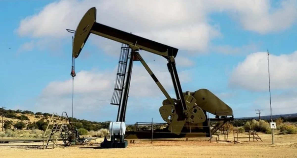 Petrol fiyatları haftaya karışık seyirde başladı