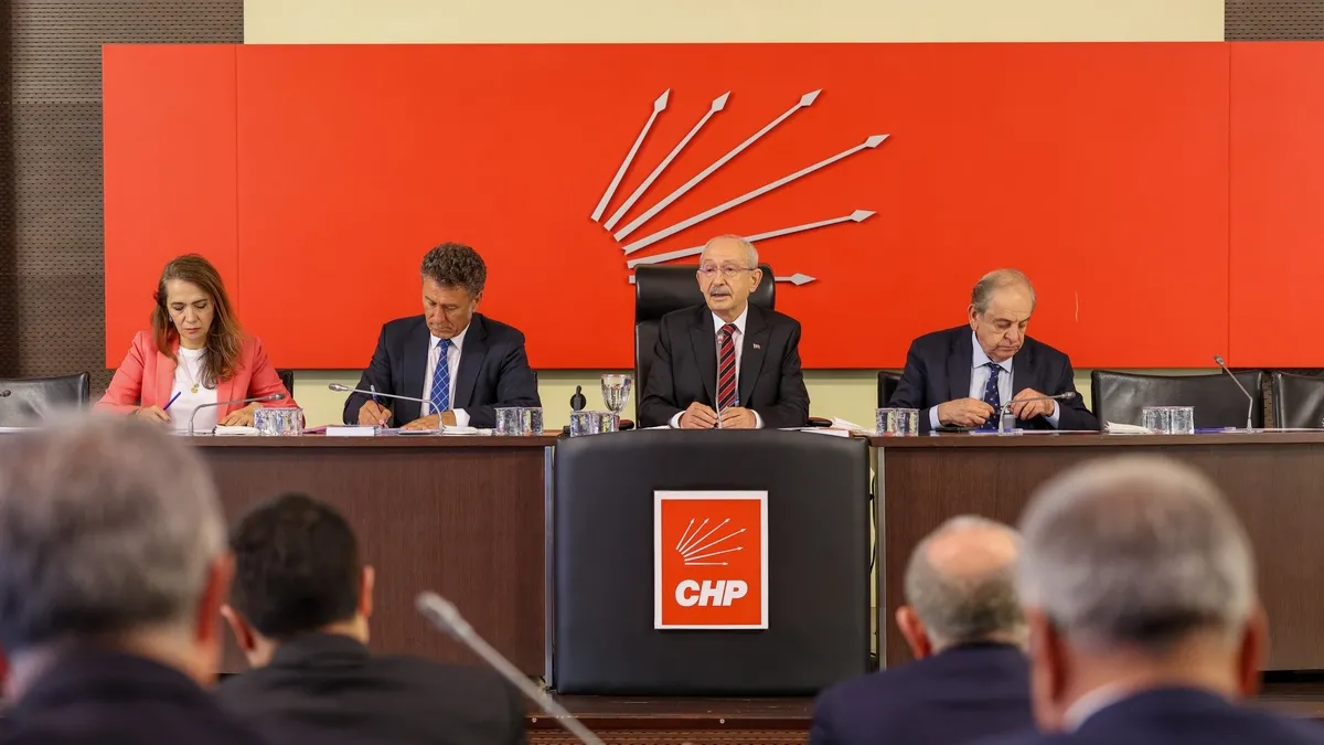 CHP'de ihraç gündemli YDK! Kılıçdaroğlu arınmayı büyütüyor: Hırsızlar, bizden korkun! Sizden mutlaka hesap soracağız