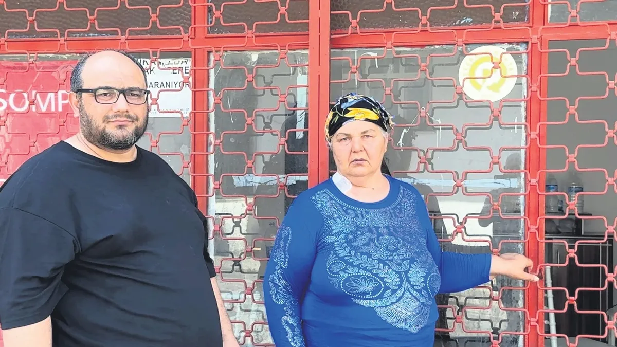 26 yıl önce boşandığı eski eşinin bıçaklı saldırısına uğradı