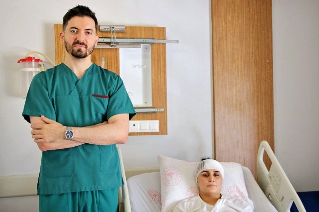Şanlıurfa;da 12 Saat Süren Zorlu Ameliyatla Görme Sinirine Baskı Yapan Tümör Çıkarıldı.
